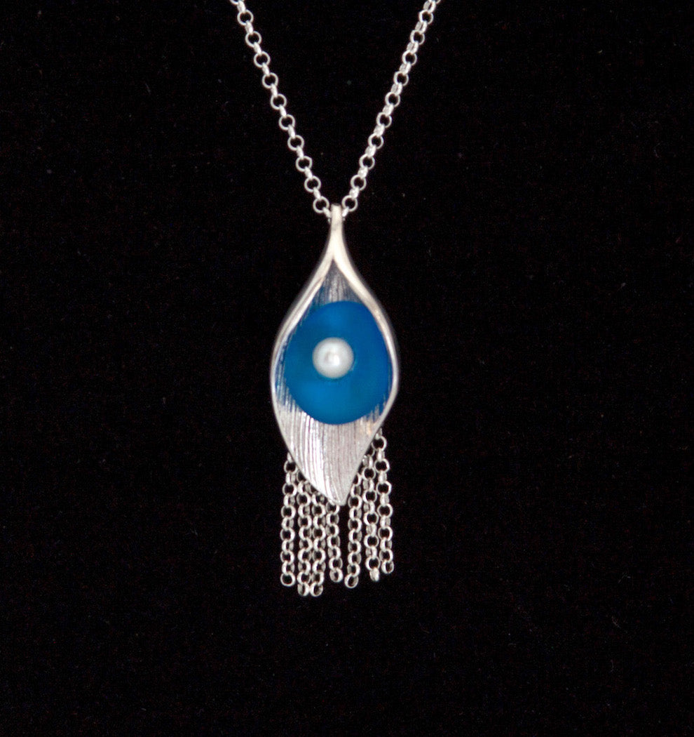 leaf pearl pendant necklace